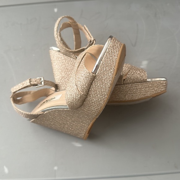 Sandals - Picture 2 of 4